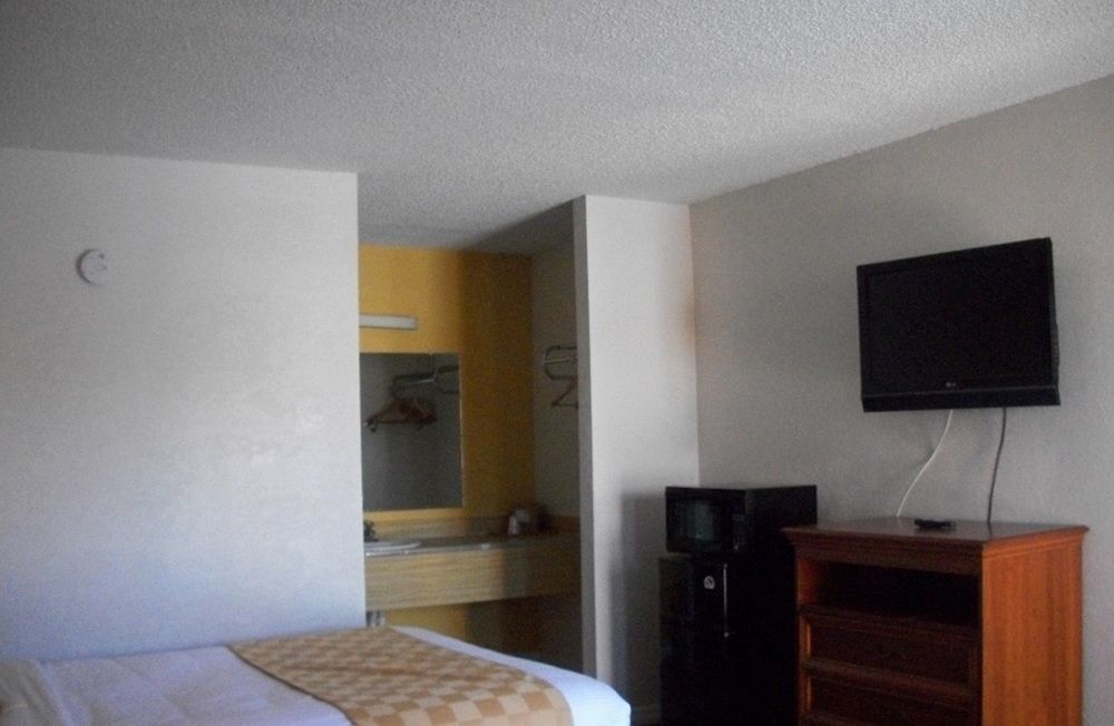 Inn Red Roof Kissimmee, Fl *